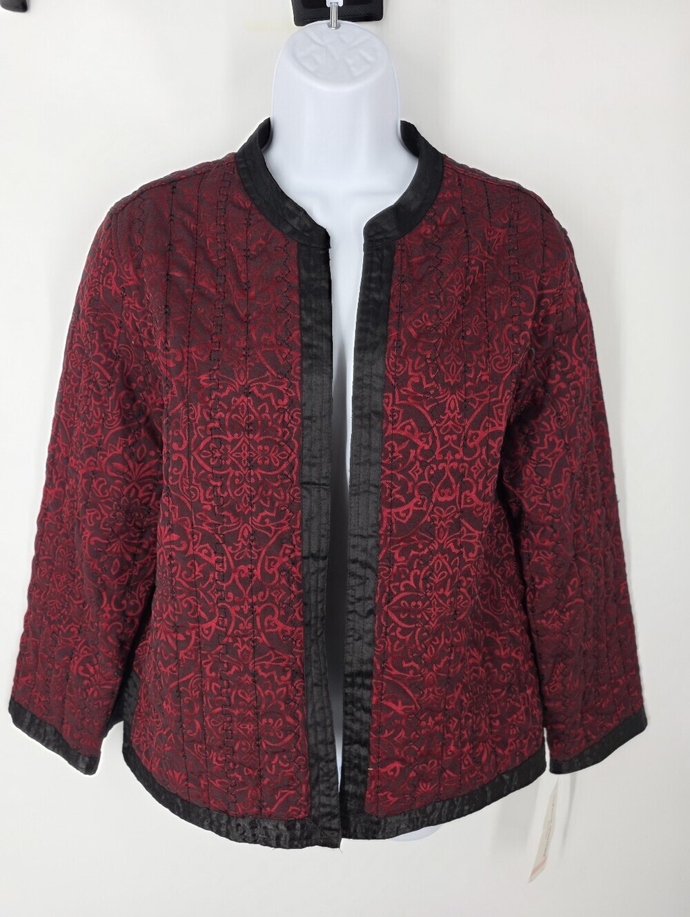 Alfred Dunner NWT Quilted Damask Jacket Red Black Open Front Petite 10P
